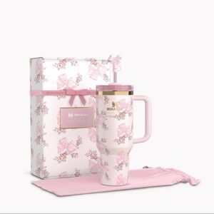 THE STANLEY X LOVESHACKFANCY HOLIDAY QUENCHER 40 OZ  Rosa Beaux Pink Confirmed